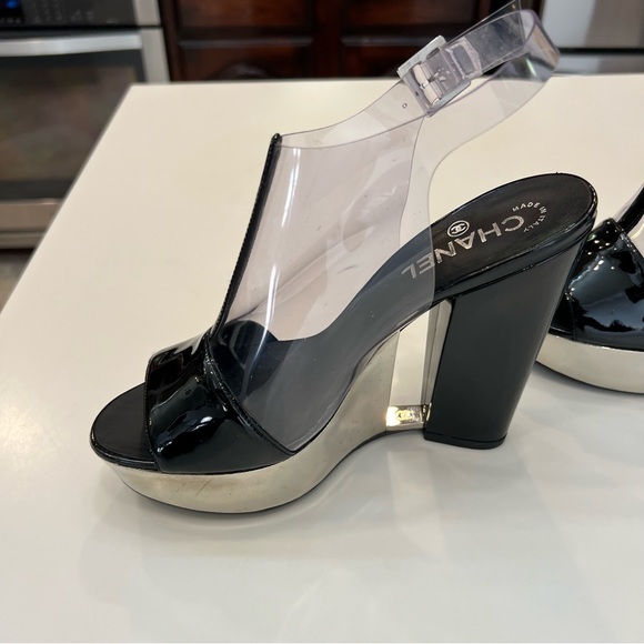 CHANEL Patent and Chrome Vintage Wedge Sandals Spring 2007 AUTHENTIC - Picture 4 of 11